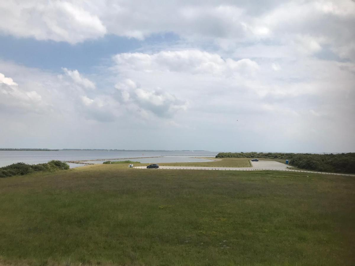T Huuske Tuinappartement Met Fantastisch Uitzicht, Nabij Zee Zonnemaire ภายนอก รูปภาพ