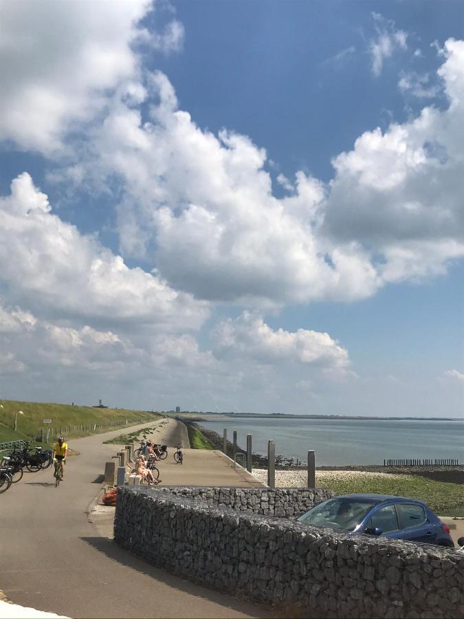 T Huuske Tuinappartement Met Fantastisch Uitzicht, Nabij Zee Zonnemaire ภายนอก รูปภาพ